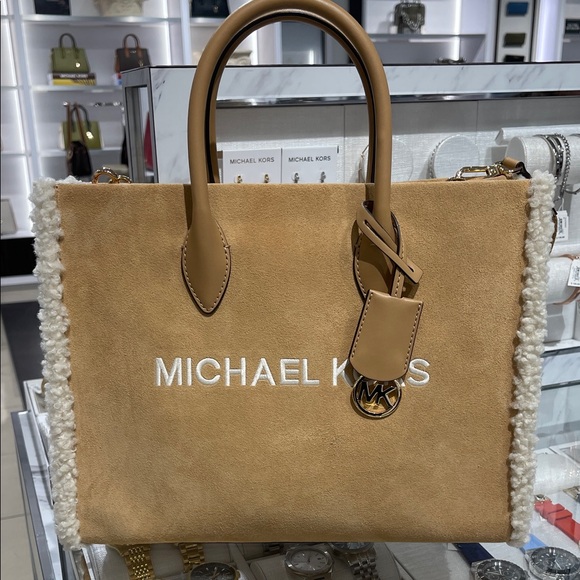 MICHAEL KORS Mirella Medium Suede and Faux Shearling Tote Bag
Peanut 
NWT - Picture 1 of 16